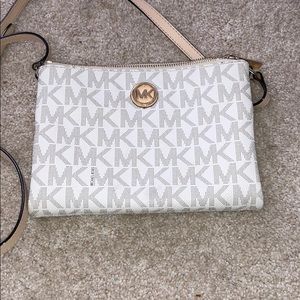 Michael kors crossbody